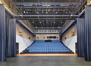 Theater de Bussel in Oosterhout. Foto door Michel Kievits