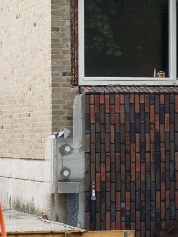 Woonhuizen in Emmen voor renovatie met ID Wall.