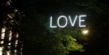 Lichtkunst in Rotterdamse Witte de Withstraat