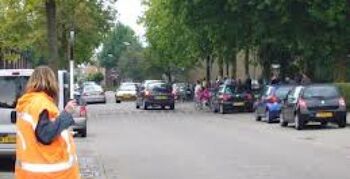 Basisschoolleerlingen gaan steeds minder op de fiets of lopend naar school