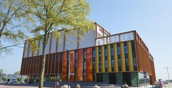 Het 4e Gymnasium energieneutraal schoolgebouw in Houthavens Amsterdam