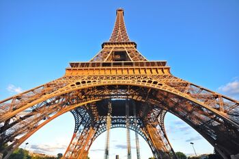 Eiffeltoren wapent zich tegen terrorisme