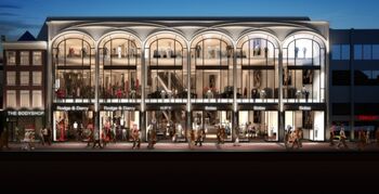 Nieuw winkelpand vol licht aan de Nieuwendijk