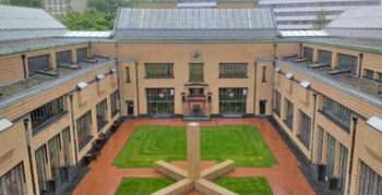 Binnentuin Gemeentemuseum in Den Haag krijgt glazen overkapping