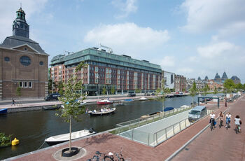 ZJA wint  Award of Excellence met Albert Cuypgarage