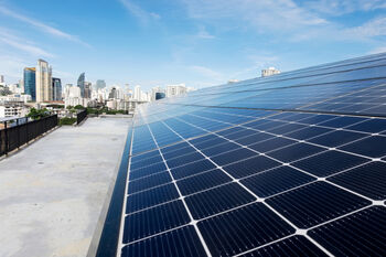 Scholen Rotterdam stellen dak beschikbaar voor zonnepanelen