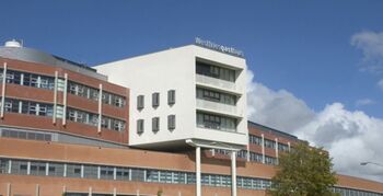 Eerste paal voor uitbreiding nieuwbouw Westfriesgasthuis geslagen