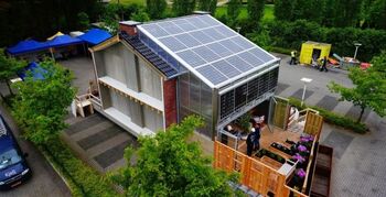 Minister Blok opent ’s werelds duurzaamste rijtjeshuis