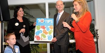 Minister Blok geïnspireerd door volledig toegankelijk gebouw NSGK