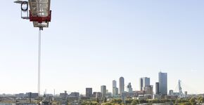 Nieuwbouw duurzaam onderwijsgebouw in Rotterdam bereikt hoogste punt