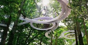 In dit park kun je trampolinespringen in de boomtoppen