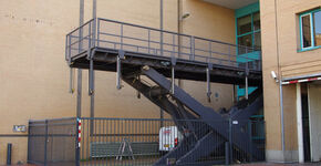 Vrachtwagenlift kan nu de zwaarste decorstukken aan