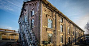 Streep door woningen Hembrugterrein