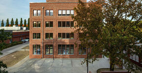 Krachtig rood voor monumentale stadsbuurt