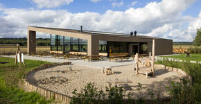 Duurzaam horecapaviljoen op voormalige vliegbasis