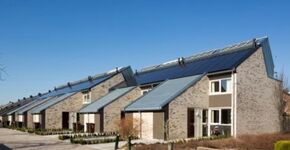 Deense ambassadeur opent modelwoning De Poorters van Montfoort